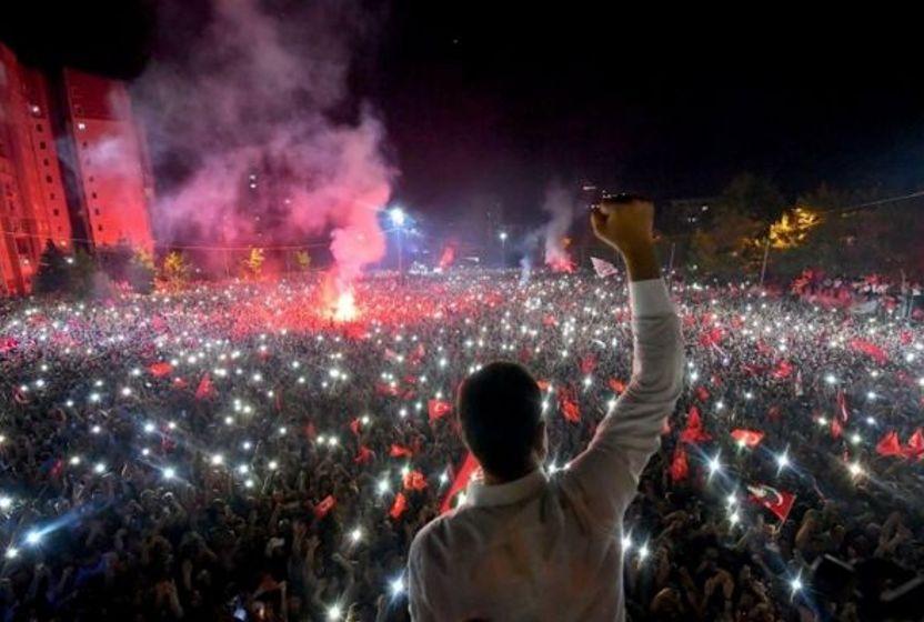 siyasetin-nobetci-yildizi-ekrem-imamoglu