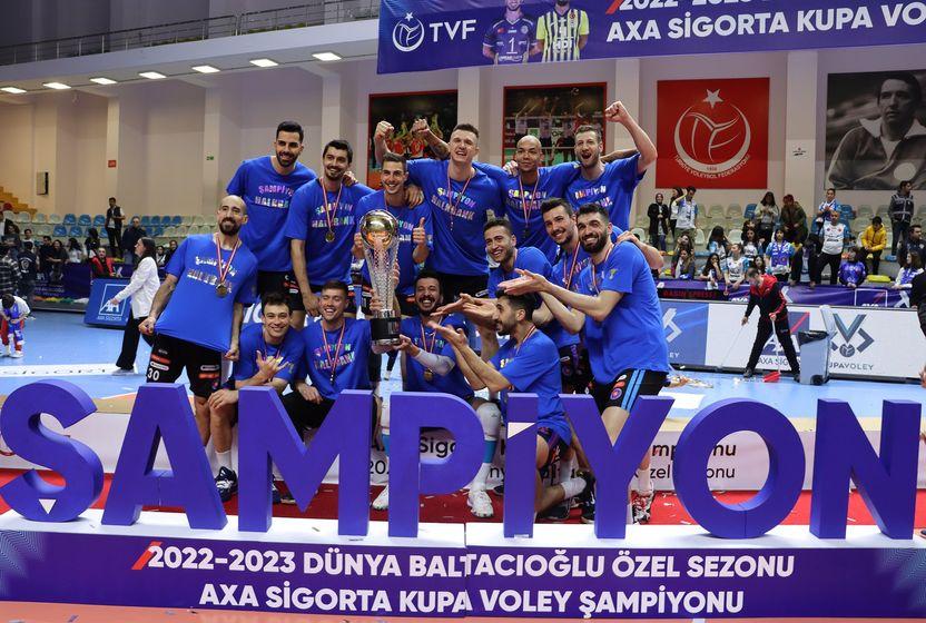 erkekler-kupa-voleyde-sampiyon-halkbank