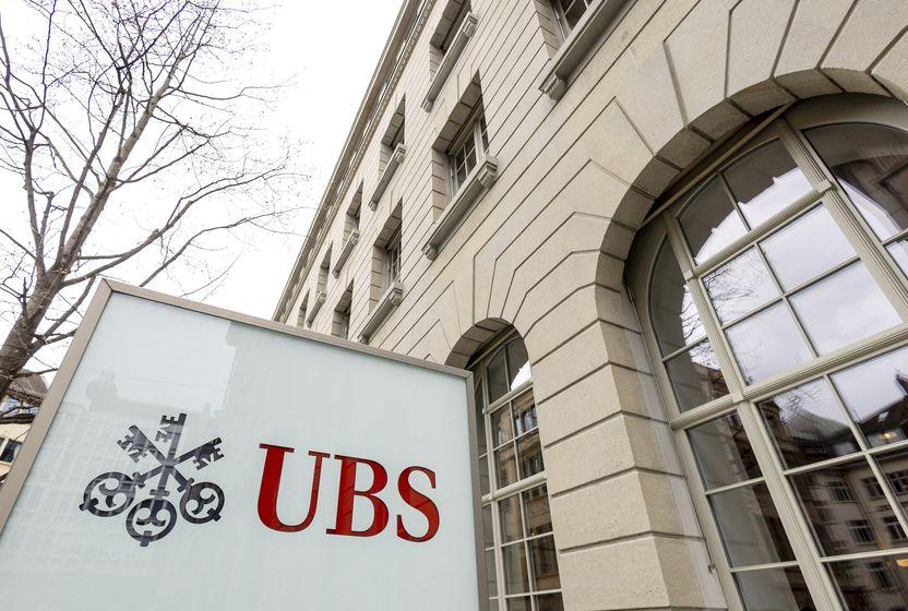 ubs-credit-suisse-devralimini-tamamladi