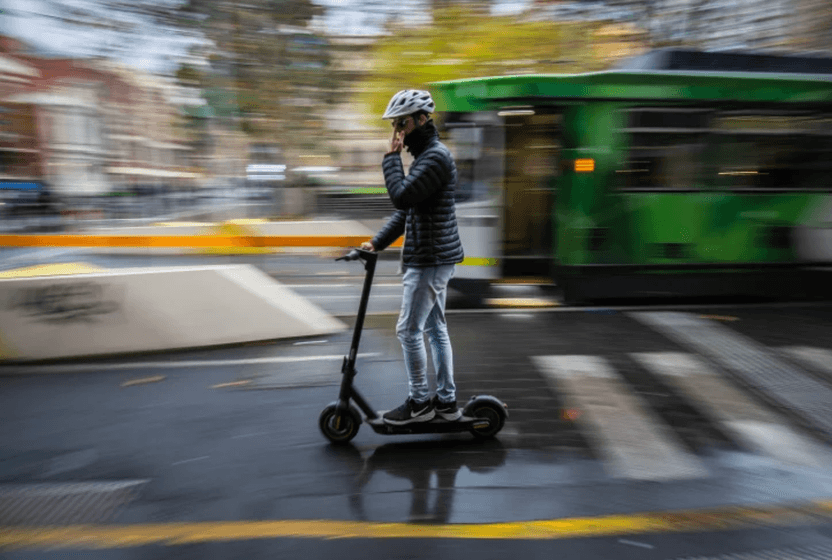 melbourne-elektrikli-scooterlari-yasakladi